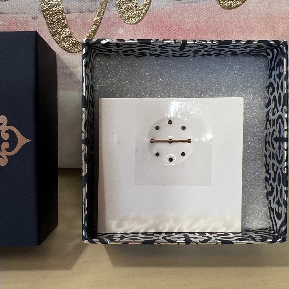 NWT: Pearl Heart Shaped Brooch - Picture 3 of 3